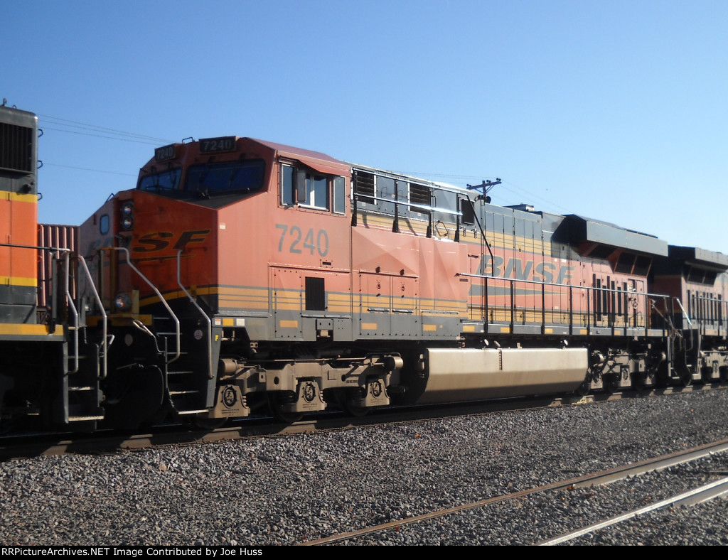 BNSF 7240